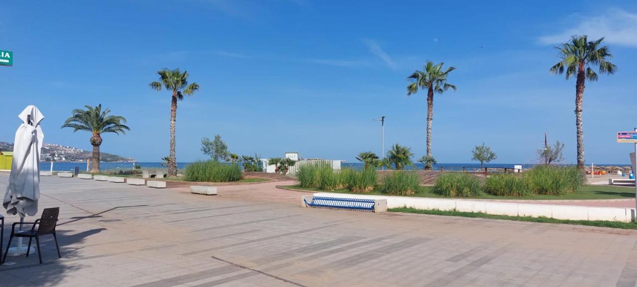 Casa Adosada Gran Avenida Con Billar ベニカシム エクステリア 写真